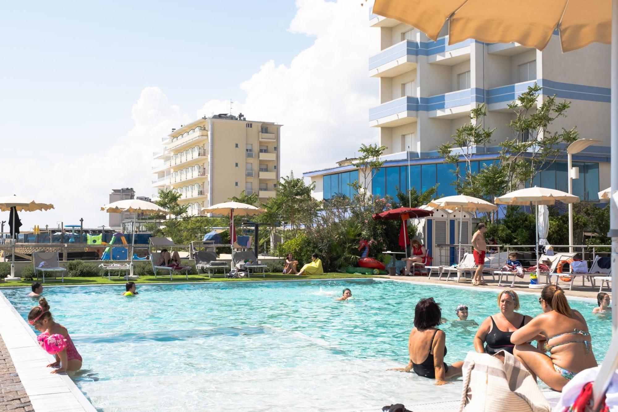 Hotel Classic Lido Di Savio Exterior foto